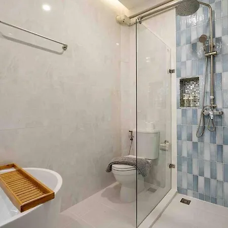 Private Model Home Patong Central Exterior photo