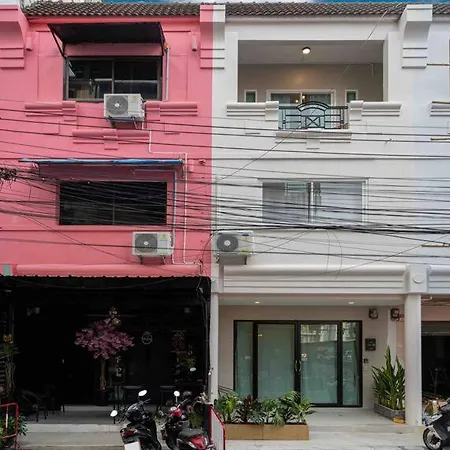 Private Model Home Patong Central Exterior photo