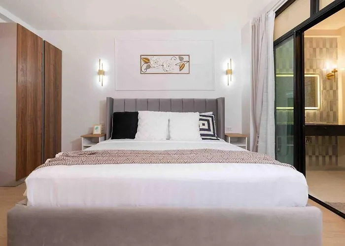 Private Model Home Patong Central